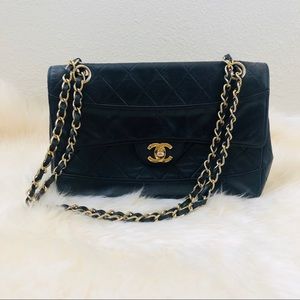 100% Authentic CHANEL Vintage black shoulder bag